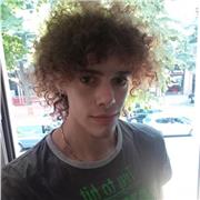 Insegnante di lingue, con 2 anni di esperienza all'estero, offro lezioni di Inglese, Tedesco, Italiano e altre materie umanistiche per ragazzi e adulti a Torino